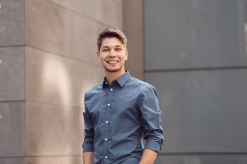 Lukas Kube Portraitfoto - wenn Link vorhanden, führt dieser zur Website der Person